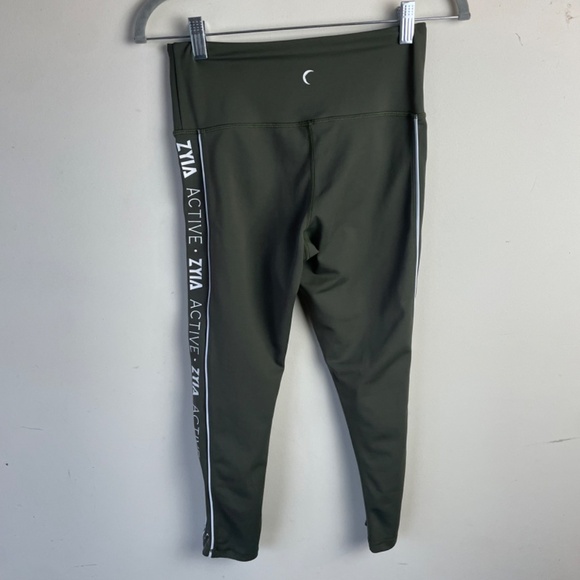 Zyia Olive Logo Stripe Light n Tight Hi-Rise 20” capri - Picture 4 of 10